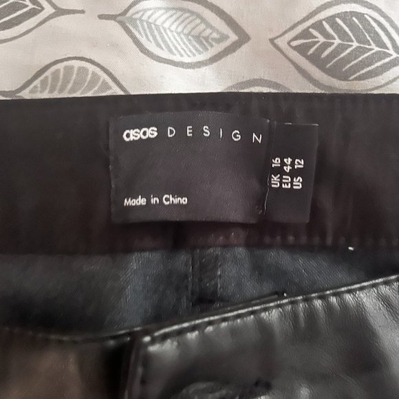 ASOS DESIGN Black Straight Leg Leather Look pants, Size US 12 - Picture 5 of 5